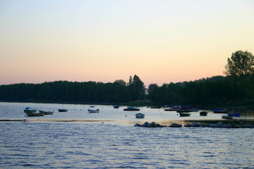 zatoka o wschodzie słońca © profit111