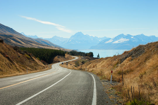 Scenic Road to Mount Cook National Park, New Zealand