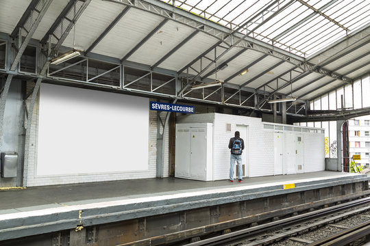 M&eacute;tropolitain de Paris Panneaux Publicitaires