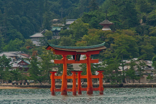 厳島神社 の画像 2 387 件の Stock 写真 ベクターおよびビデオ Adobe Stock