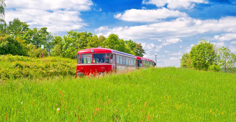 Nostalgie - Alltag der 1950er: Ein Schienenbus in der Provinz