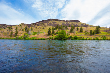 Fototapeta na wymiar Lower Deschutes River Oregon