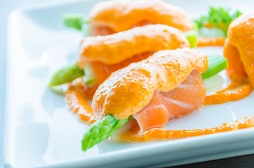 Salmon roll