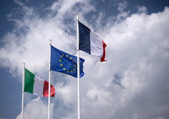 drapeaux,europe,france,italie,enjeu économique