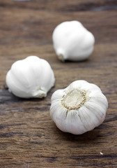 Organic garlic whole and cloves