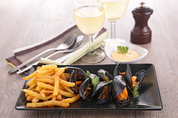 mussel and french fries