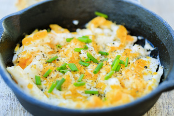 Breakfast, scrambled eggs with chive