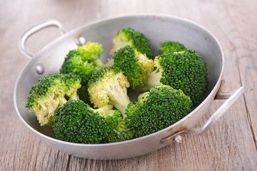 casserole with broccolis