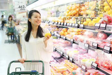 買い物・若い女性