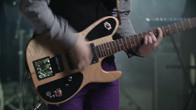 Twanging Guitar