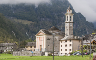 Sonogno, Dorf, Valle Verzasca, Herbst, Tessin, Schweiz