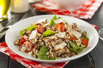 Healthy Vegetarian Quinoa Salad