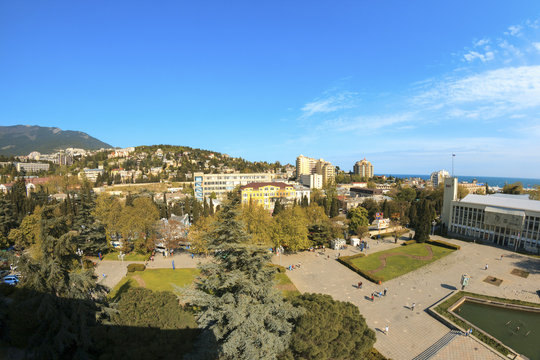 Yalta city square
