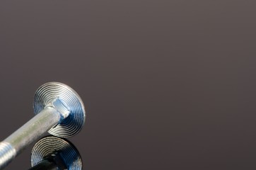 Screw with reflection