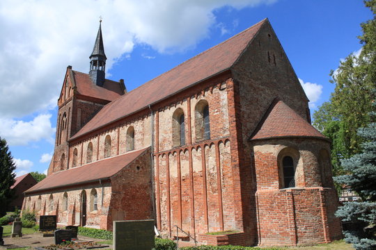 Backsteinkirche St. Nikolaus in Beuster/Altmark