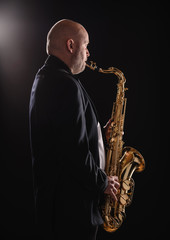 Naklejka premium Saxophonist