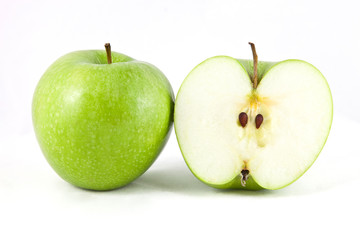 manzana verde y partida