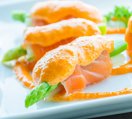 Salmon roll