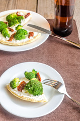 Quiche with broccoli and sun dried tomatoes