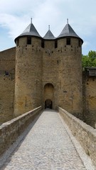 Fototapeta na wymiar Wejście do zamku Carassonne