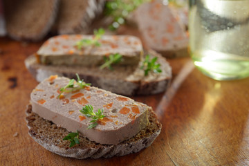 Sandwiches with liver pate