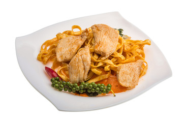 Fried noodles with chicken