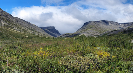 Valley along the Pachvumchorr range in Khibiny Mountains