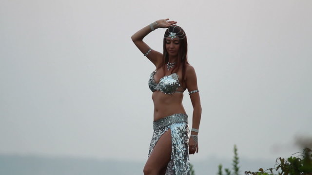 beautiful bellydancer poses.