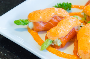 Salmon roll