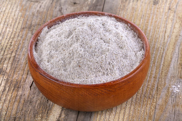 Bowl with flour made up of whole grain cereals (Multi grain)