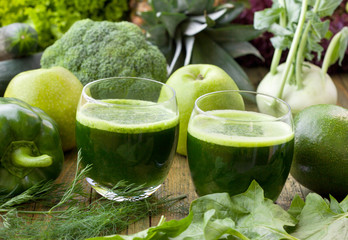 Healthy green smoothies, vitamin bomb © meteo021
