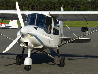 Propeller eines Sportflugzeug im Sommer bei Sonnenschein am Segelflugplatz in Oerlinghausen bei...