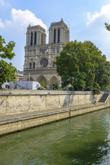 Fototapeta na wymiar Notre-Dame de paris