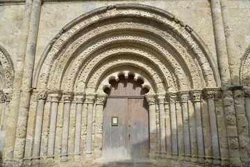 Porche de l'église St-Jacques d'Aubeterre-sur-Dronne