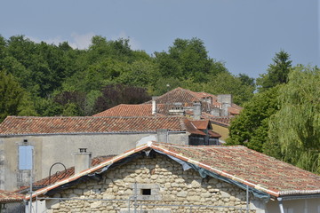 Fototapeta na wymiar Les toits de Vendoire