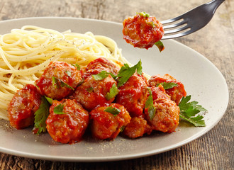 Meatballs with tomato sauce and spaghetti