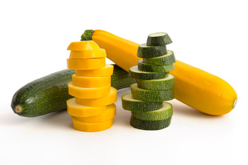 Gelbe und grüne Zucchini