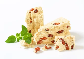 Photo sur Plexiglas Bonbons Halva with almonds