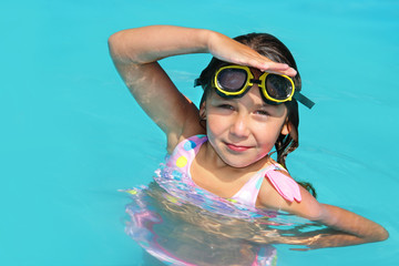 Fototapeta premium Mädchen mit Taucherbrille