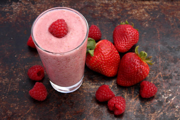 Raspberry smoothie with strawberries - 65663052