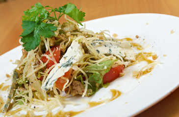 Chicken and blue cheese salad