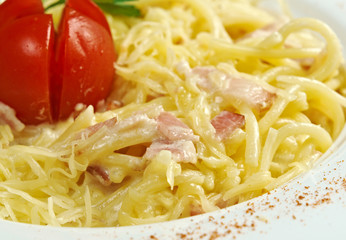 Pasta Carbonara with ham