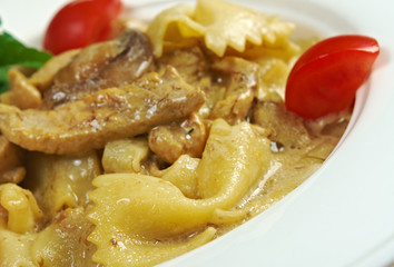 Farfalle pasta with vea