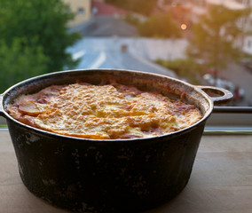 Shepherd's pie in a pot on the balcony