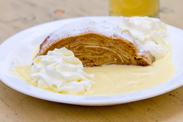 Apple strudel