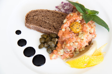 Salmon tartar