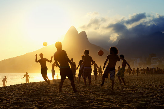 Posto Nove Rio Beach Football Brazilians Playing Altinho