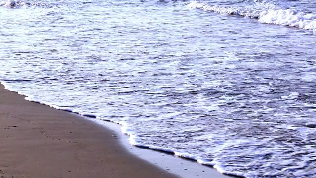 Onde sul bagnasciuga