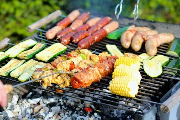 Printed kitchen splashbacks Grill / Barbecue Assorted meat and vegetables on barbecue grill