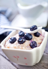 oat flakes with blueberry